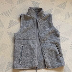 Aritzia gray Polartech Fleece Vest tna M
